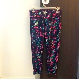 Fabletics abstract art capris